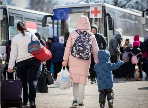 Українським біженцям зменшать допомогу: що запланувала Словаччина